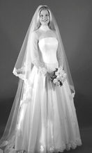 Load image into Gallery viewer, Wedding Gown 204-W
